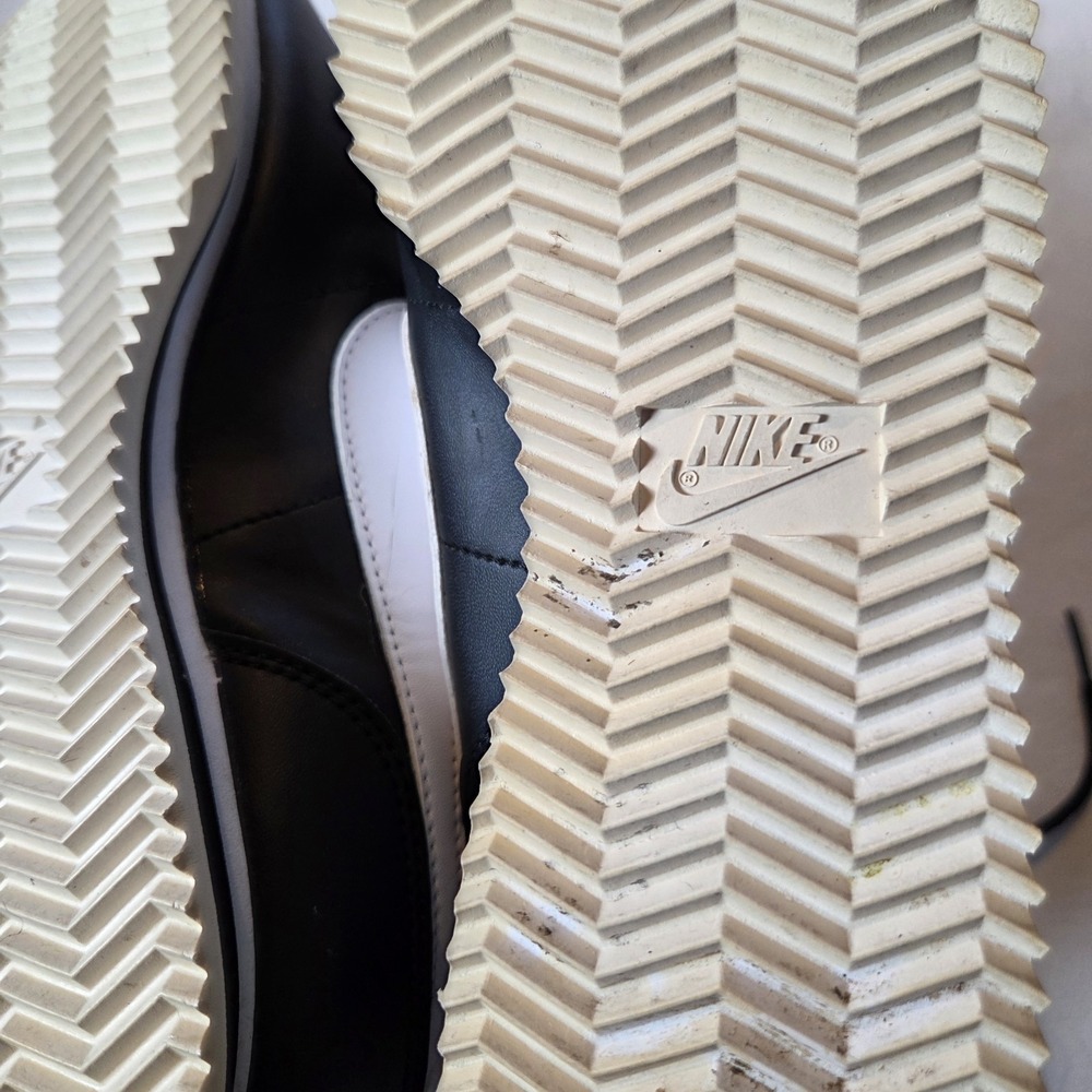 Nike Cortez Classic Sneakers Women's 8.5 Black Leather White Swoosh Athleisure - Picture 10 of 11